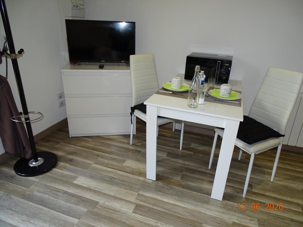 Legend- Parking Prive Gratuit- Terrasse Privee- Wifi - Convert - Alimentec Bourg-en-Bresse Eksteriør billede