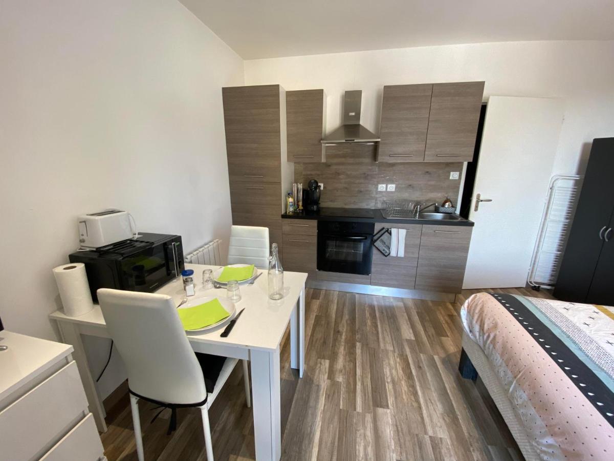 Legend- Parking Prive Gratuit- Terrasse Privee- Wifi - Convert - Alimentec Bourg-en-Bresse Eksteriør billede
