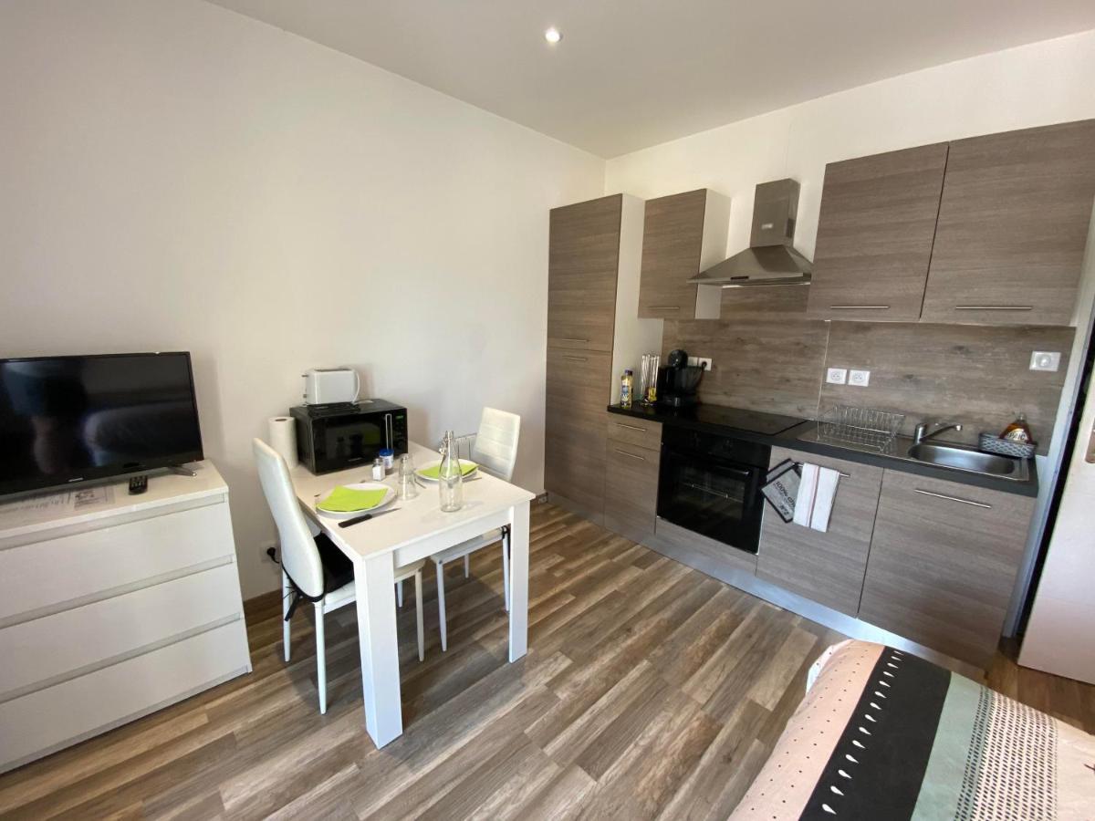 Legend- Parking Prive Gratuit- Terrasse Privee- Wifi - Convert - Alimentec Bourg-en-Bresse Eksteriør billede