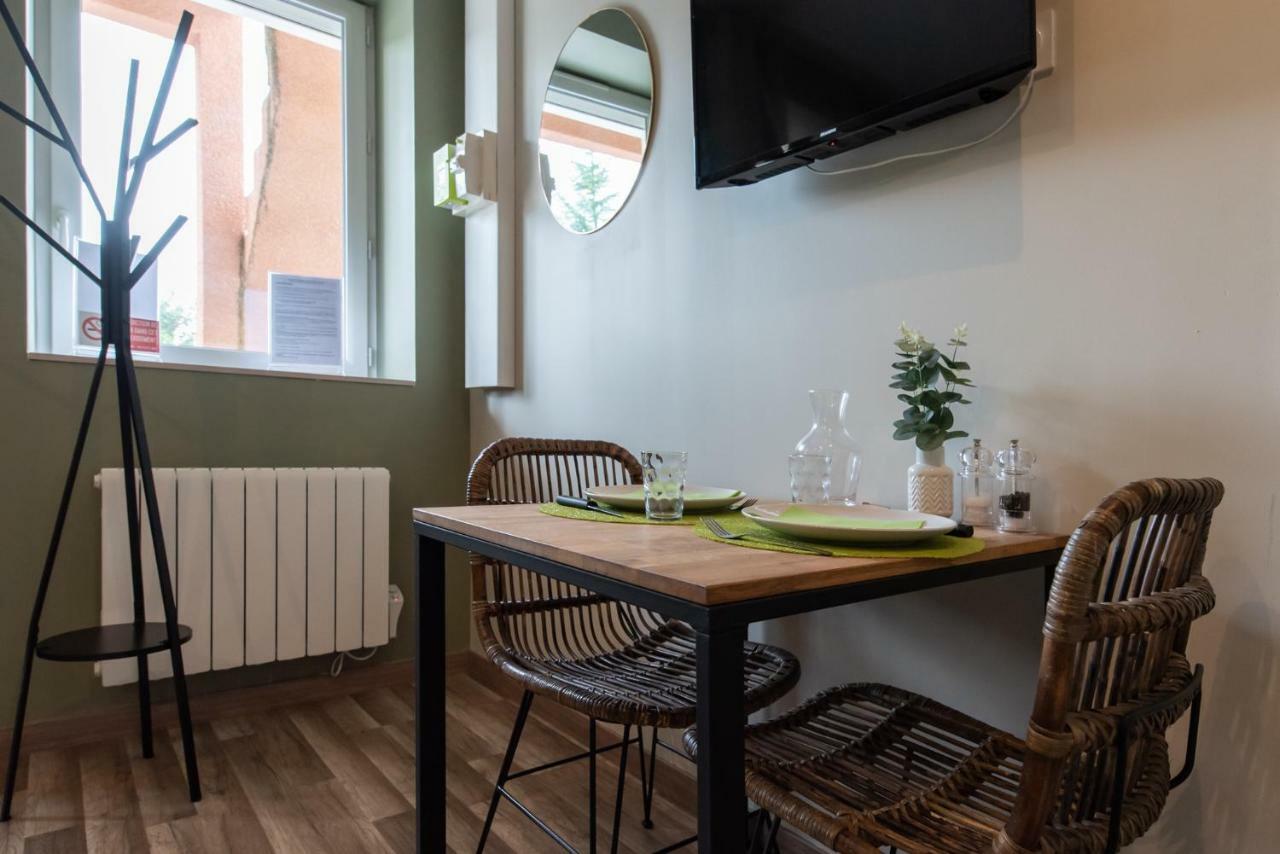 Legend- Parking Prive Gratuit- Terrasse Privee- Wifi - Convert - Alimentec Bourg-en-Bresse Eksteriør billede